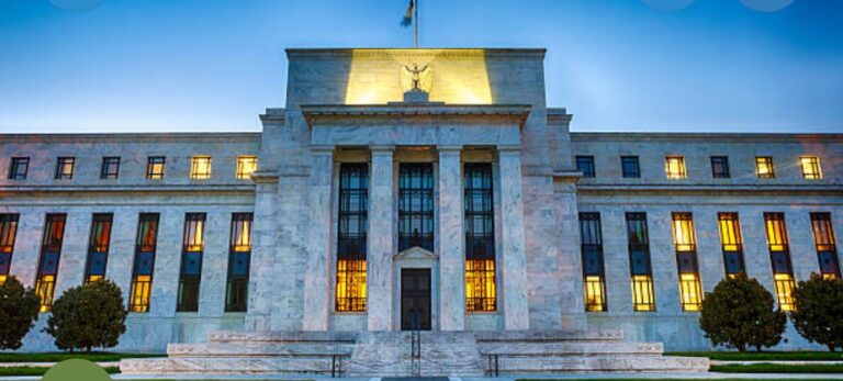 Juros nos EUA em 2026: como a decisão do Federal Reserve pode mexer com o dólar no Brasil