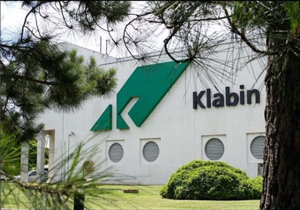 Klabin (KLBN11) anuncia R$ 1,112 bilhão em dividendos e bonificação de ações para 2026