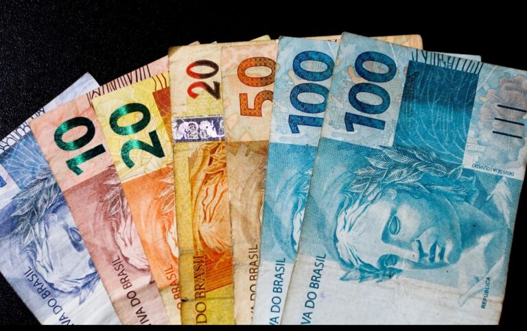 Bancos terminam 2025 em alta — Bradesco e Itaú lideram valorização apesar de desafios